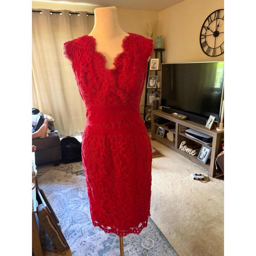 TADASHI SOJO Carla Embroidered Lace Sheath Dress Red 4P Fuscia Pink